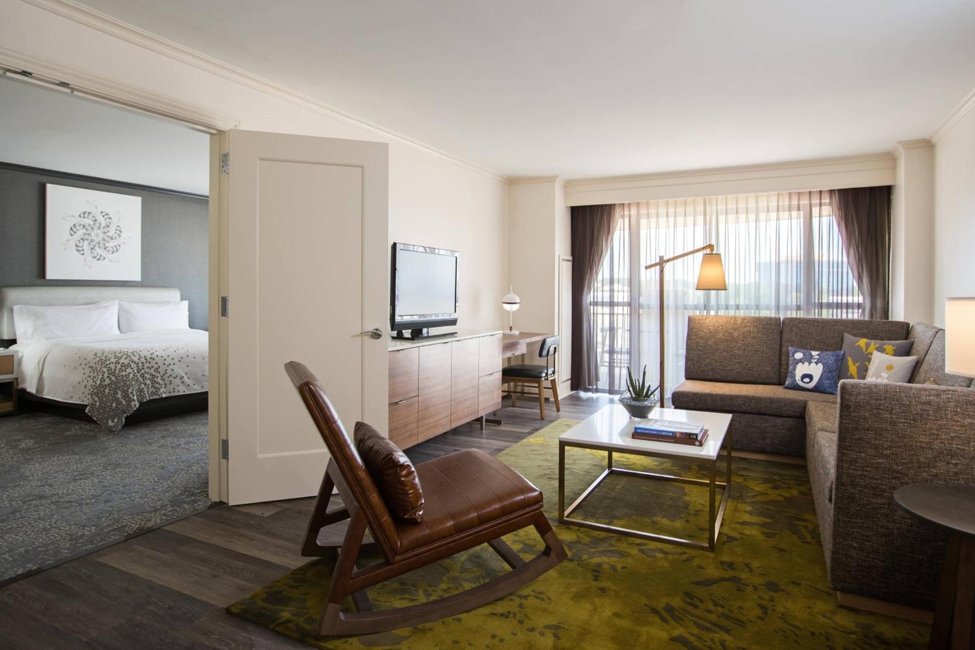 Renaissance Raleigh North Hills Hotel Esterno foto
