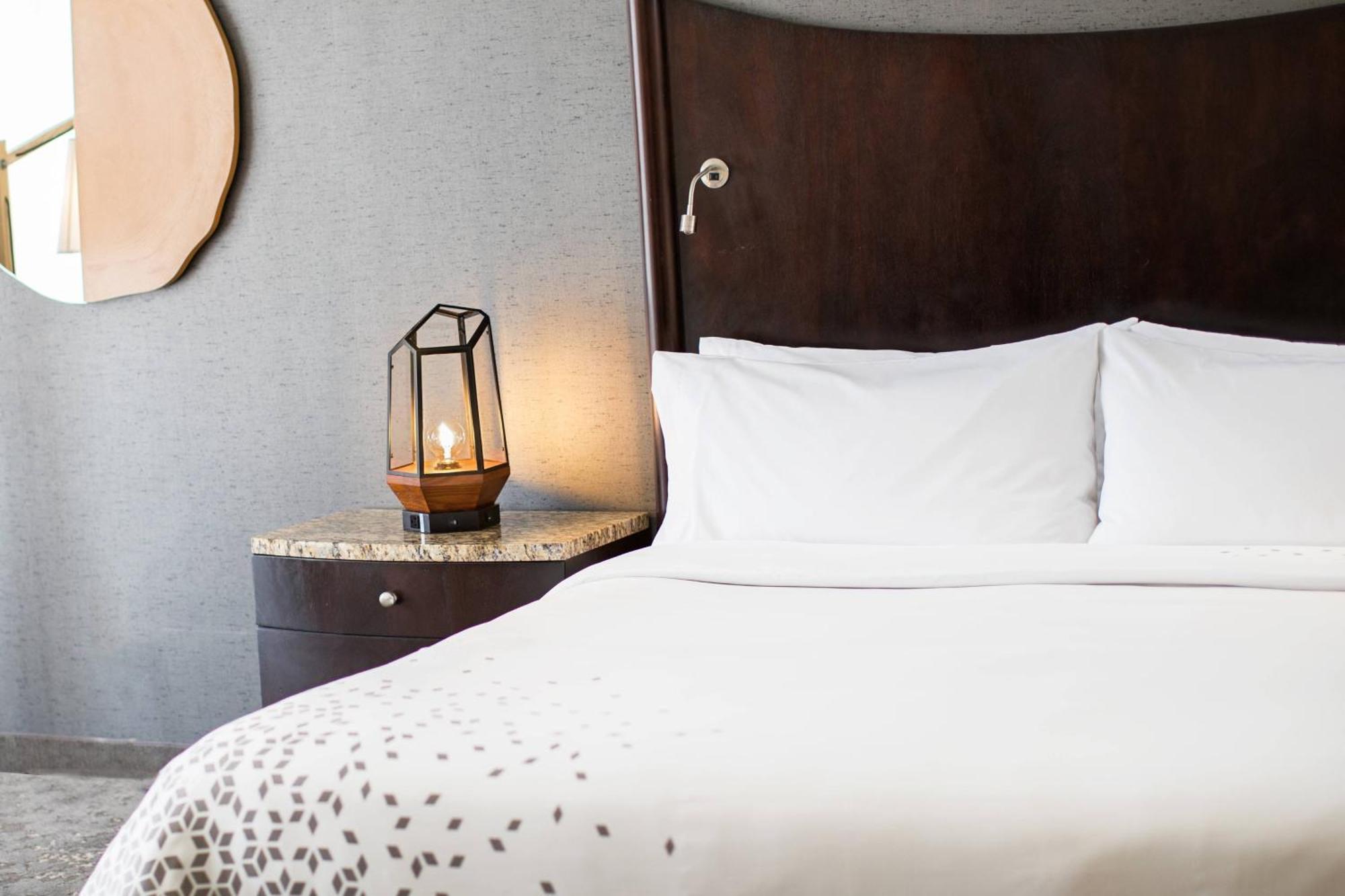 Renaissance Raleigh North Hills Hotel Esterno foto