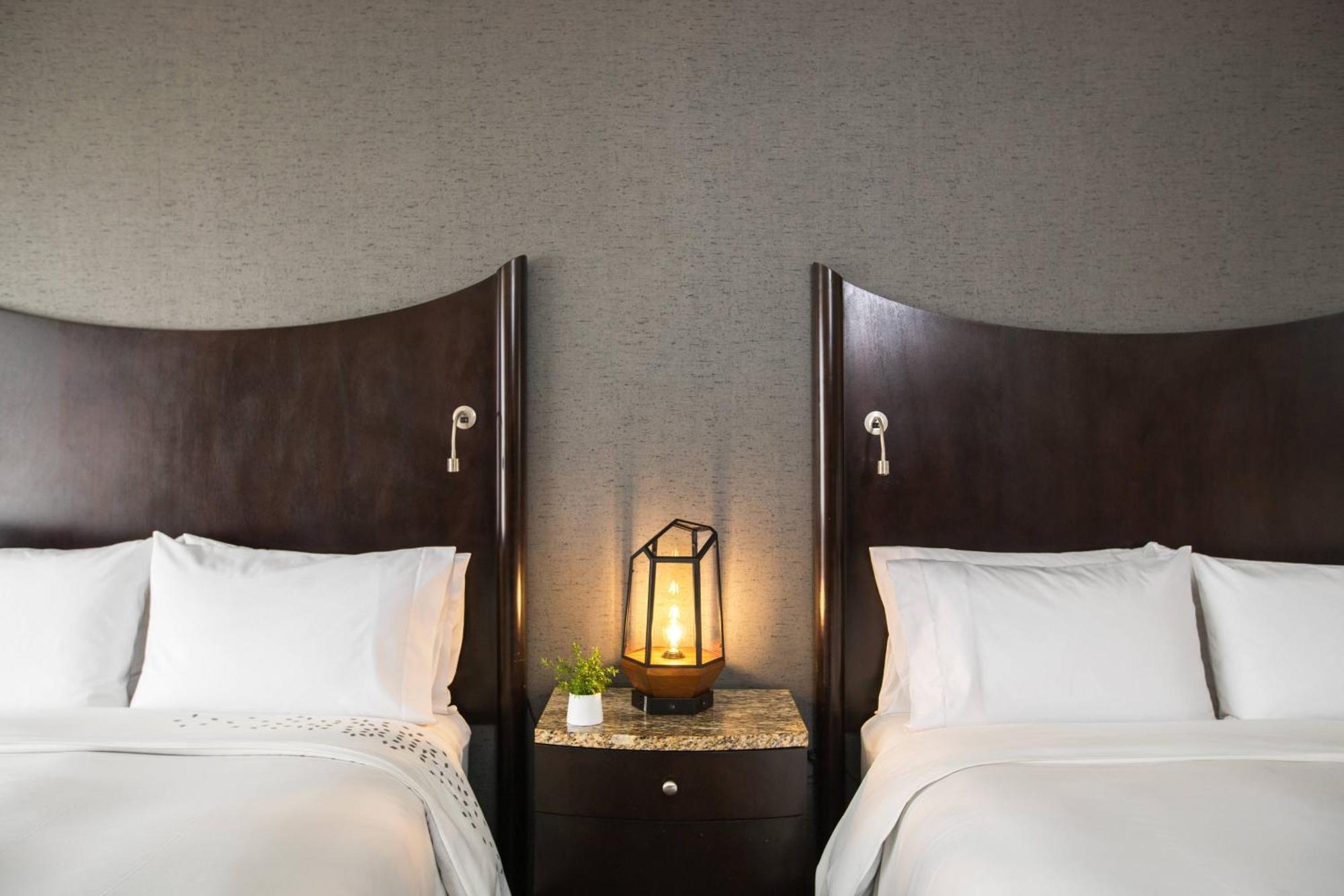 Renaissance Raleigh North Hills Hotel Esterno foto
